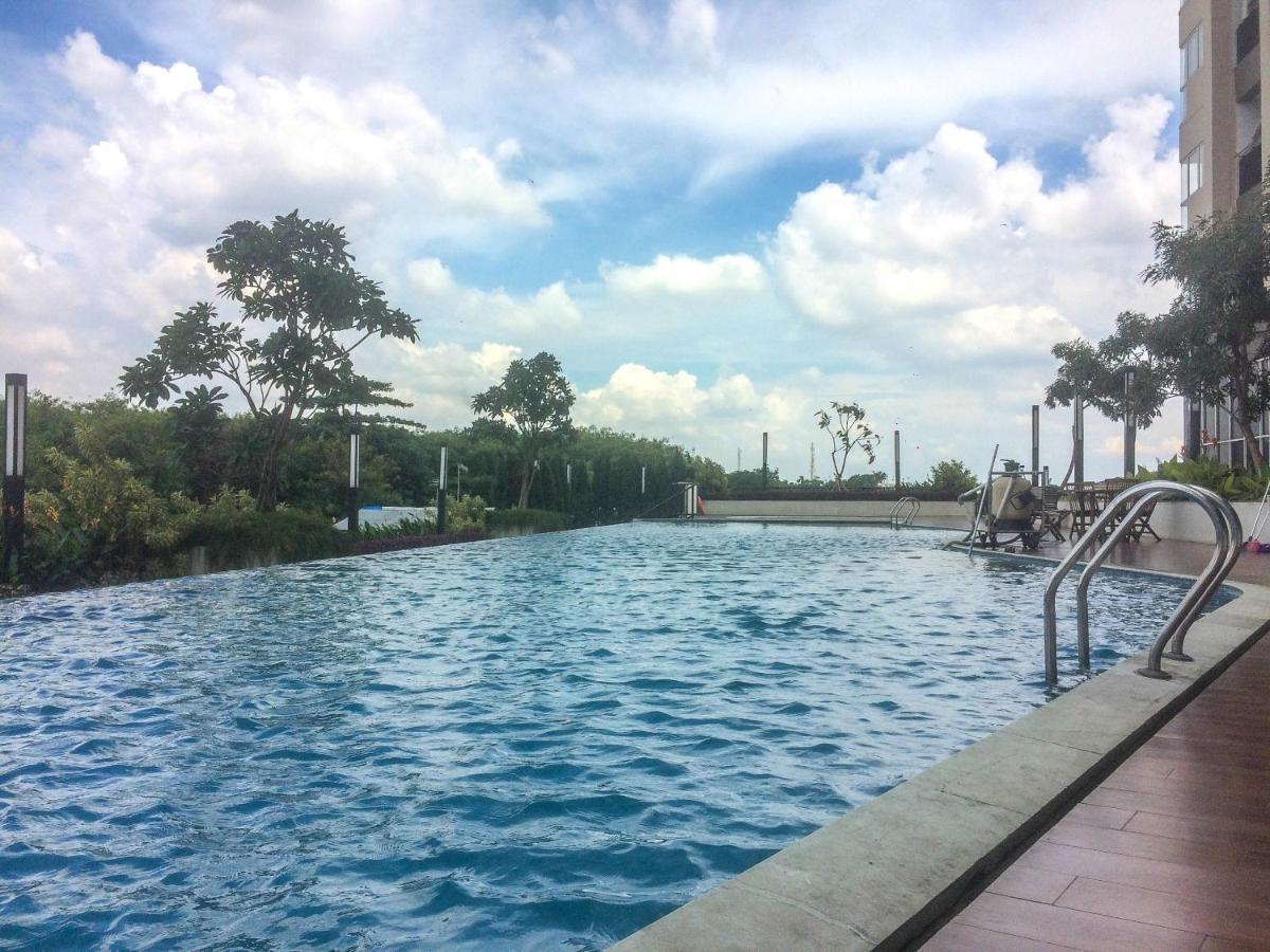 Homey&warm Oasis Cikarang By Travelio