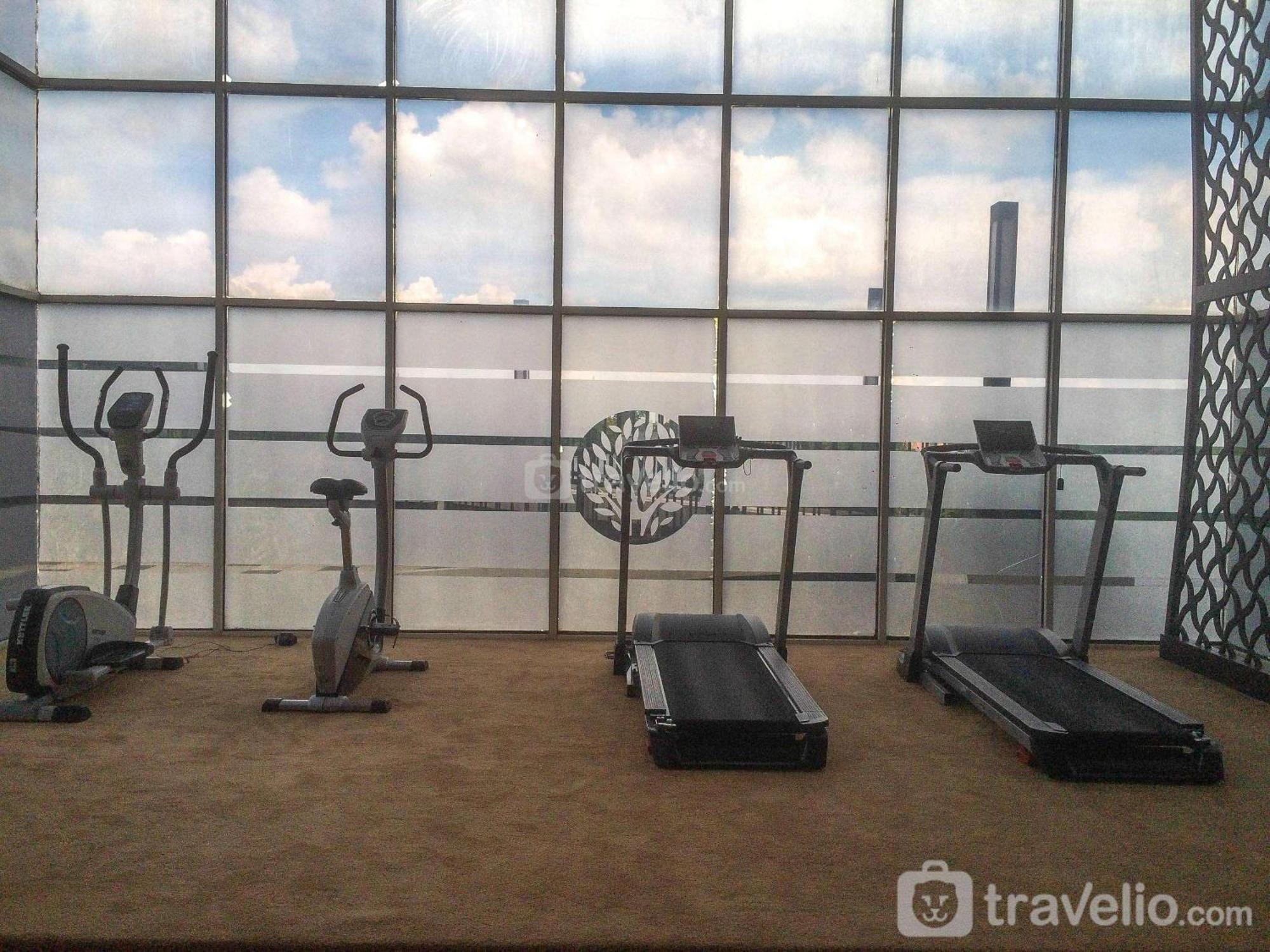 Homey&warm Oasis Cikarang By Travelio